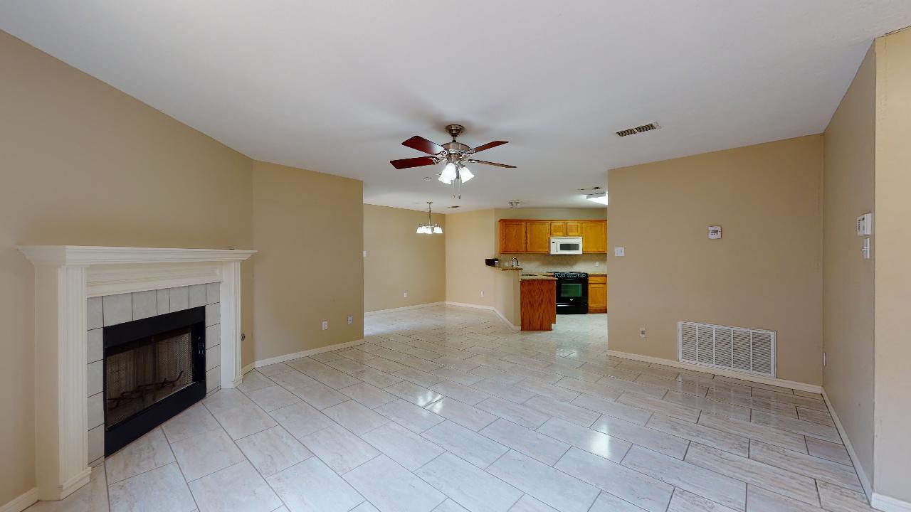 822 Azalea property image