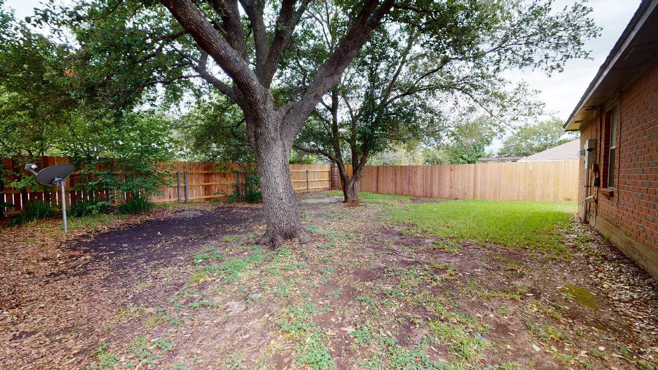 822 Azalea property image